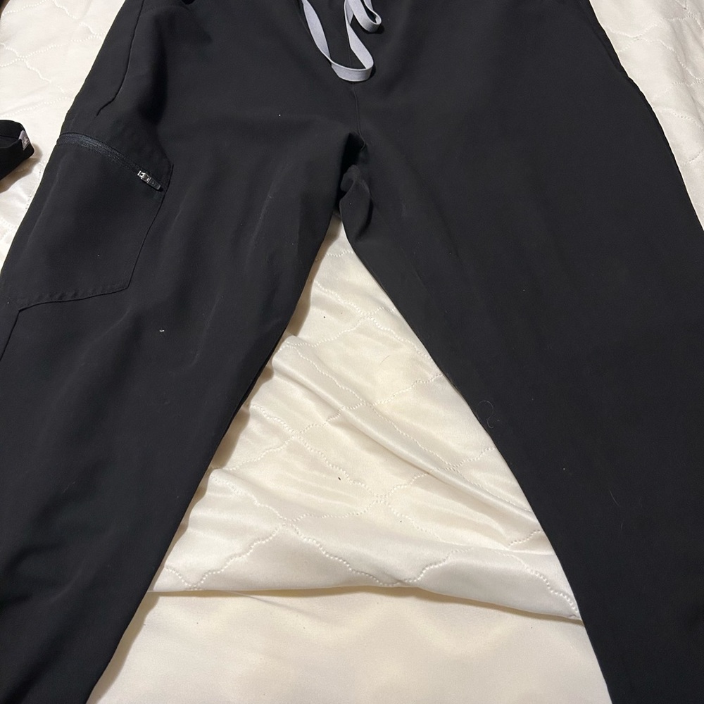 Figs SCRUB PANTS Black Zamora Jogger Pants